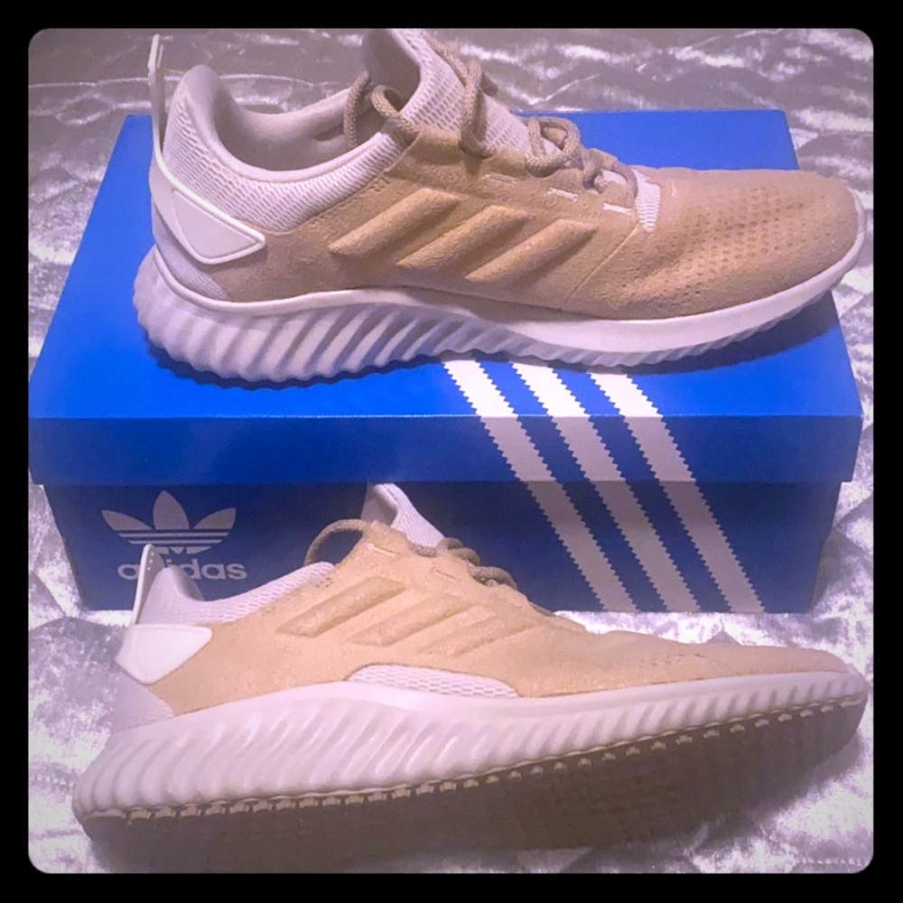 Adidas alphabounce
